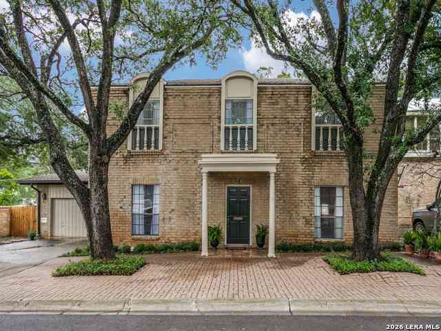 Homes For Sale - 20 Garden Square<br/> San Antonio, TX 78209