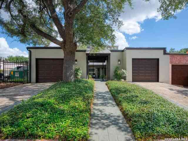 Homes For Sale - 146 Lorenz Rd<br/> San Antonio, TX 78209