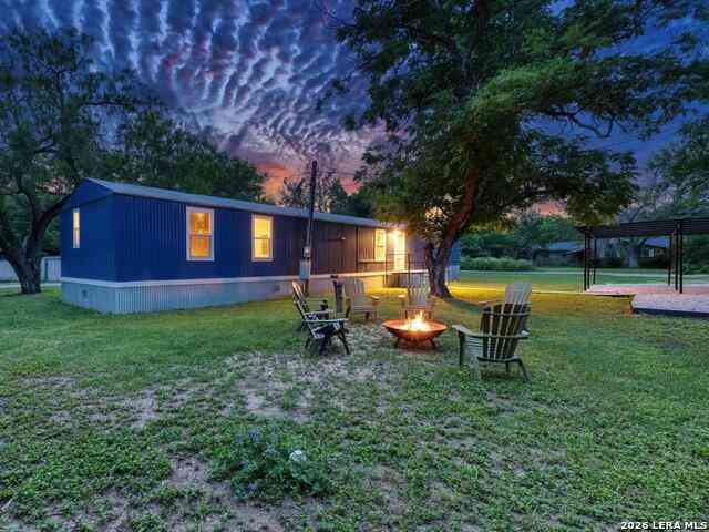 Mobile Home For Sale - 111 W Mahaffey St<br/> Uvalde, TX 78801
