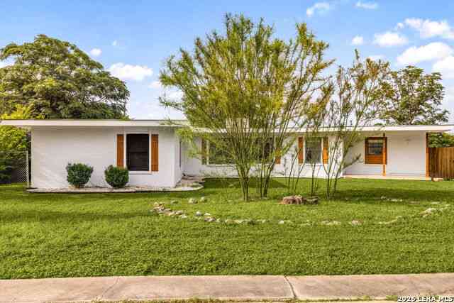 Homes For Sale - 132 Rilla Vista<br/> San Antonio, TX 78216