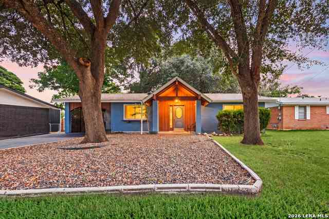 Homes For Sale - 447 Lockener<br/> New Braunfels, TX 78130