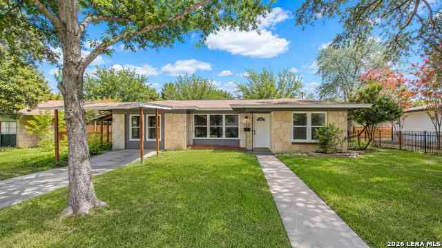 Homes For Sale - 323 Maplewood Ln<br/> San Antonio, TX 78216