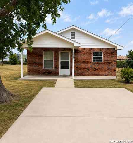 Homes For Sale - 1203 W. Houston St.<br/> Dimmit County, Carrizo Springs, TX 78834