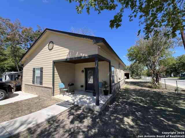 Homes For Sale - 235 Gray St<br/> San Antonio, TX 78208