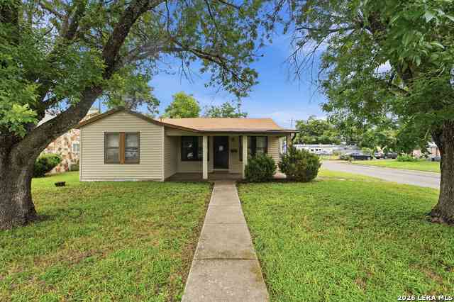 Homes For Sale - 703 E Weinert<br/> Seguin, TX 78155