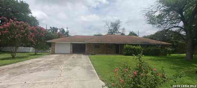 Homes For Sale - 807 Elizabeth<br/> Seguin, TX 78155
