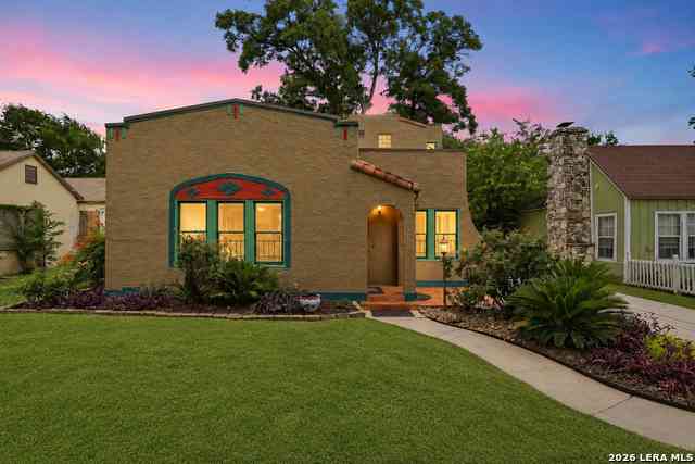 Homes For Sale - 1833 W Gramercy Pl<br/> Bexar County, San Antonio, TX 78201