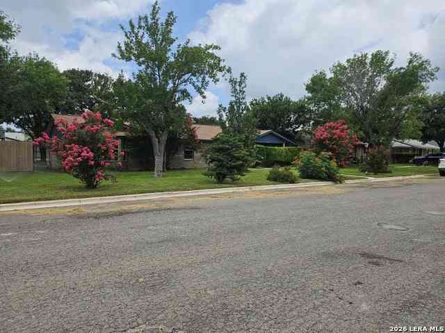 Homes For Sale - 429 Moonwind Dr<br/> Uvalde County, Uvalde, TX 78801
