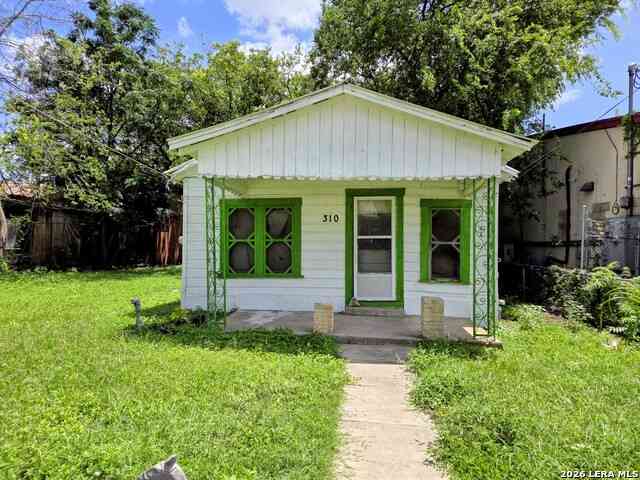 Homes For Sale - 310 E Lachapelle<br/> Bexar County, San Antonio, TX 78204