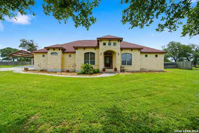 Homes For Sale - 152 Circle Six Dr<br/> La Vernia, TX 78121