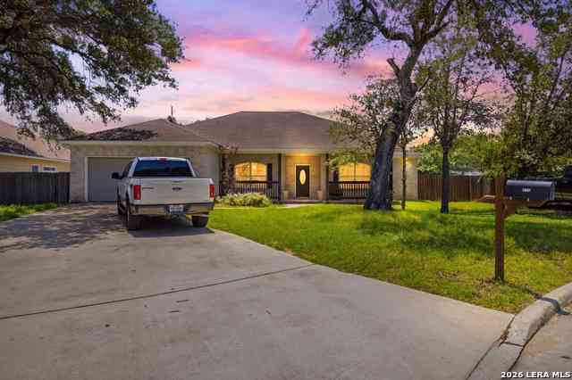 Homes For Sale - 313 Howard Dr<br/> Medina County, Devine, TX 78016