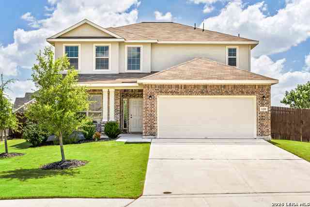 Homes For Sale - 120 Stag Way<br/> Guadalupe County, Schertz, TX 78108