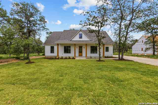 Homes For Sale - 105 Tempranillo Ter<br/> La Vernia, TX 78121