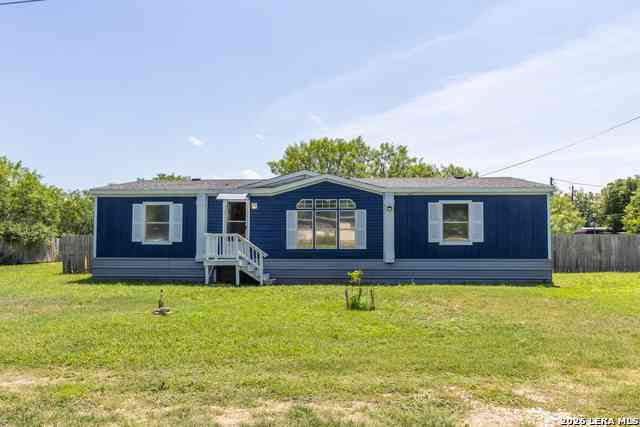 Homes For Sale - 702 N 11th St<br/> Junction, TX 76849