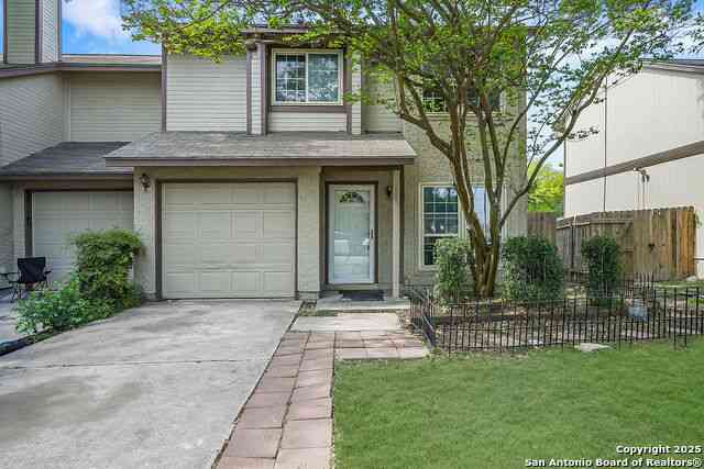 Townhouse For Sale - 12215 Stoney #12215<br/> Bexar County, San Antonio, TX 78247