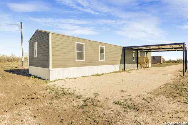 Mobile Home For Sale - 2811 Cr 467<br/> Medina County, Devine, TX 78016