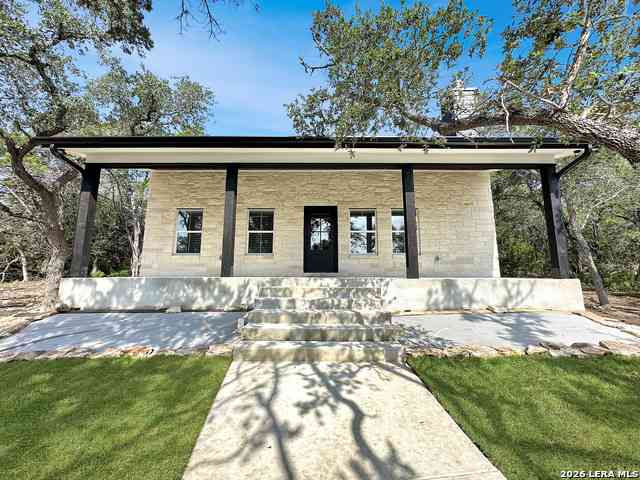 Homes For Sale - 197 Spring Mountain Dr<br/> Canyon Lake, TX 78133