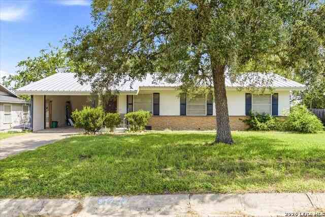 Homes For Sale - 319 Hackberry St<br/> Karnes County, Kenedy, TX 78119