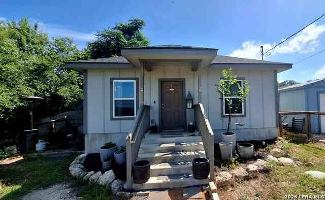 Homes For Sale - 1260 Mountain View Dr<br/> Comal County, Canyon Lake, TX 78133