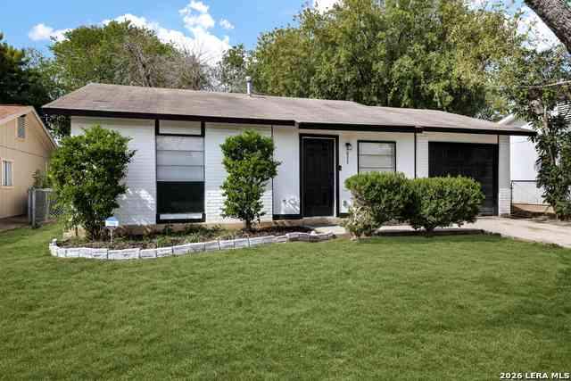 Homes For Sale - 835 S Brownleaf<br/> Bexar County, San Antonio, TX 78227