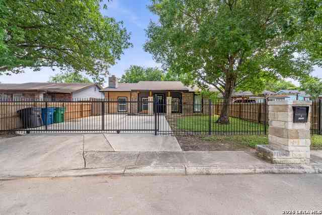 Homes For Sale - 6750 Paradise Oak Dr<br/> Bexar County, San Antonio, TX 78227
