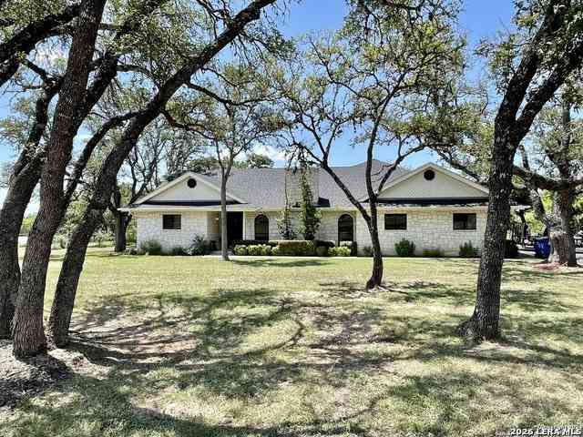 Homes For Sale - 5 Chaparral Hl<br/> Boerne, TX 78006