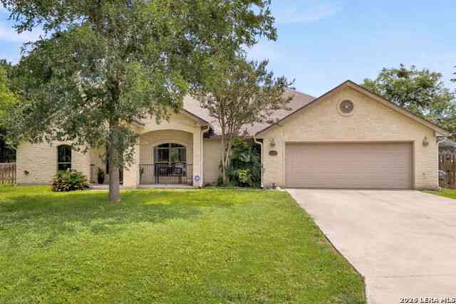 Homes For Sale - 1353 Hunters Ct<br/> Seguin, TX 78155