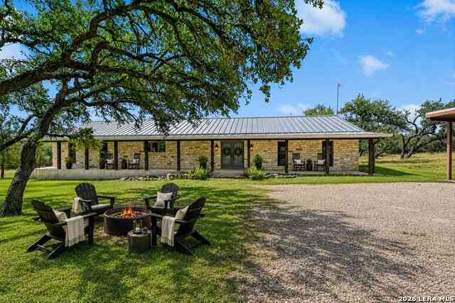 Homes For Sale - 104 Sendero Arbolado<br/> Wimberley, TX 78676