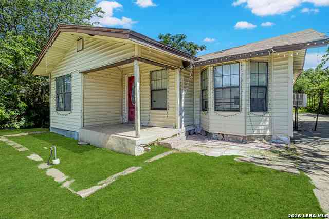 Homes For Sale - 3719 W Travis St<br/> San Antonio, TX 78207