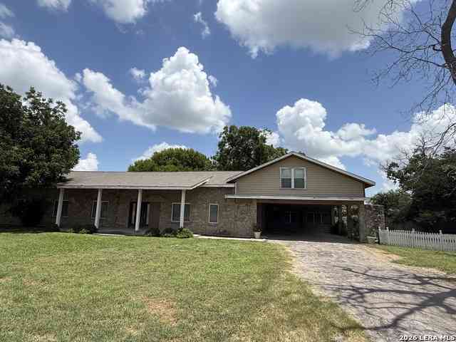 Homes For Sale - 100 Hazel Ave<br/> Three Rivers, TX 78071