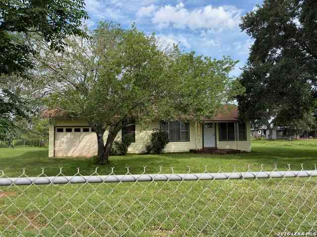 Homes For Sale - 1920 Sutherland Springs Rd<br/> Floresville, TX 78114