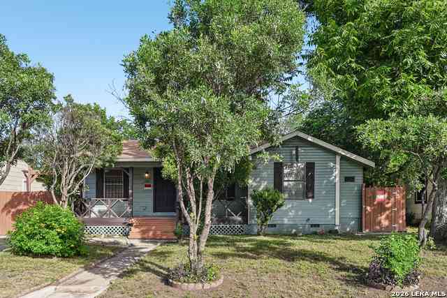 Homes For Sale - 106 Rollins Ave<br/> Bexar County, San Antonio, TX 78228