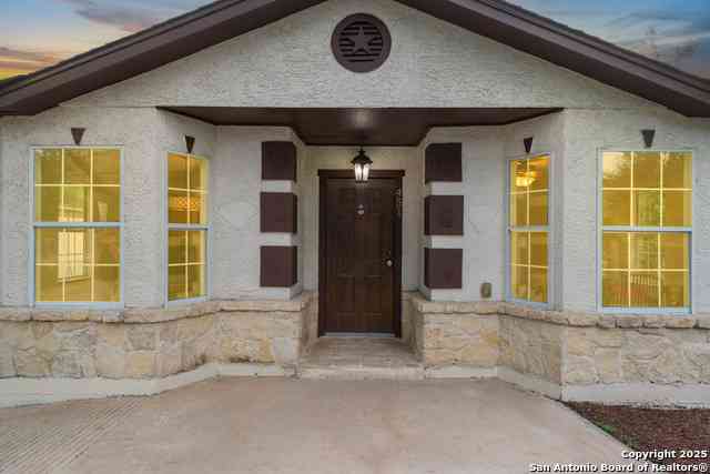 Homes For Sale - 451 N San Joaquin Ave<br/> San Antonio, TX 78228