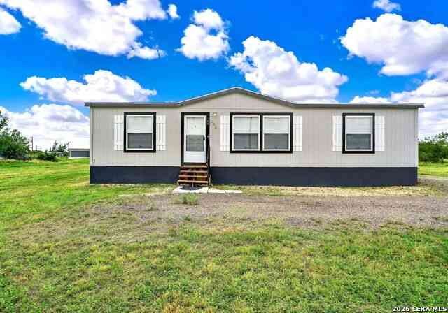 Mobile Home For Sale - 188 County Road 4643<br/> Hondo, TX 78861