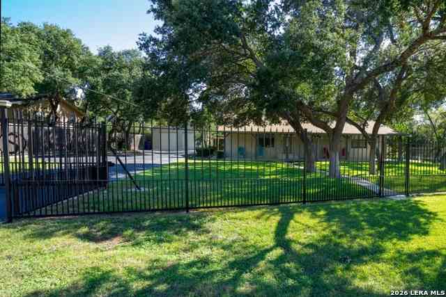 Homes For Sale - 718 Eastview Dr<br/> Canyon Lake, TX 78133