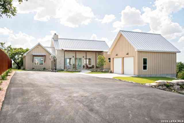 Homes For Sale - 812 N Pleasant Valley Dr<br/> Kendall County, Boerne, TX 78006
