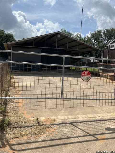 Homes For Sale - 212 S Apple St<br/> Pearsall, TX 78061