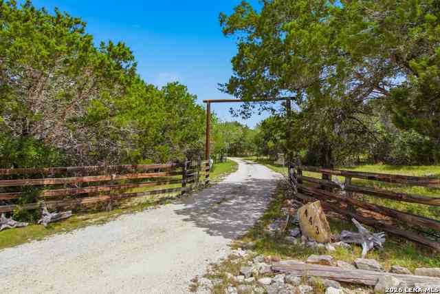 Homes For Sale - 443 Oak Hills Rd<br/> Pipe Creek, TX 78063