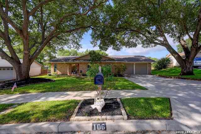 Homes For Sale - 106 Barcelona Drive<br/> Universal City, TX 78148