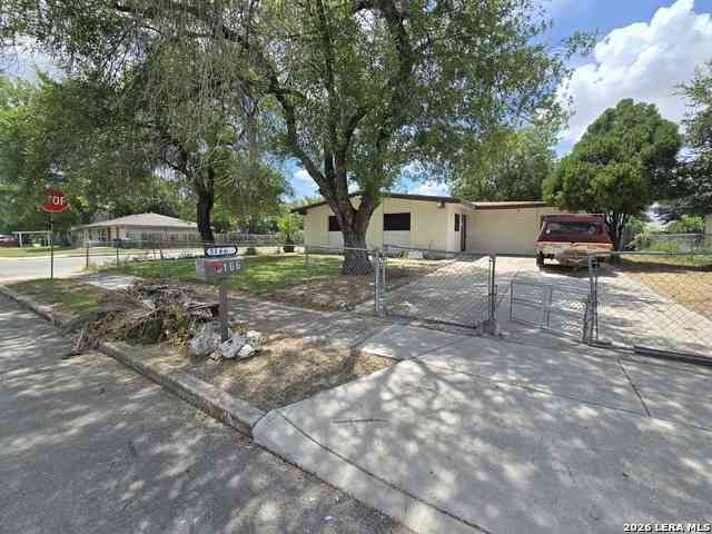 Homes For Sale - 5166 Village Gln<br/> Bexar County, San Antonio, TX 78218