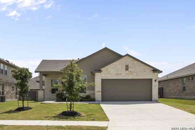 Homes For Sale - 727 Rushing Banks<br/> Cibolo, TX 78108