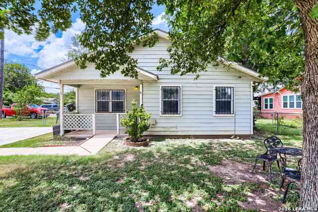 Homes For Sale - 623 Clark Ave<br/> Bexar County, San Antonio, TX 78210