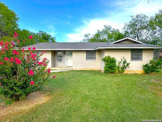 Homes For Sale - 347 Country Acres Dr<br/> Guadalupe County, Seguin, TX 78155