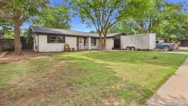 Homes For Sale - 6902 Elkridge<br/> Lubbock, TX 79413