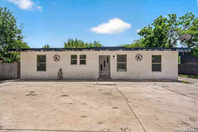 Homes For Sale - 6134 Bright Valley Dr<br/> Bexar County, San Antonio, TX 78242