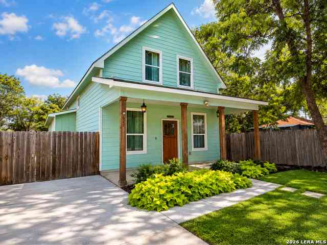 Homes For Sale - 623 Saint Charles<br/> Bexar County, San Antonio, TX 78202