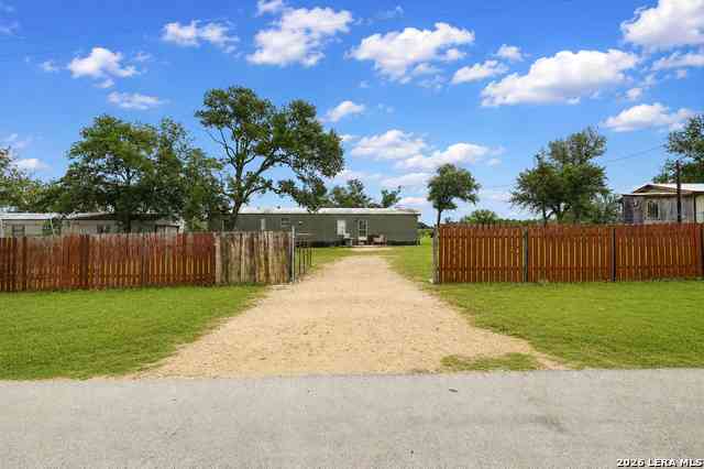 Mobile Home For Sale - 125 Villa Ridge Dr<br/> Poteet, TX 78065