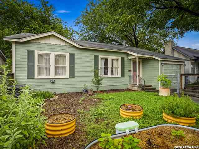 Homes For Sale - 2022 W Craig Place<br/> Bexar County, San Antonio, TX 78201