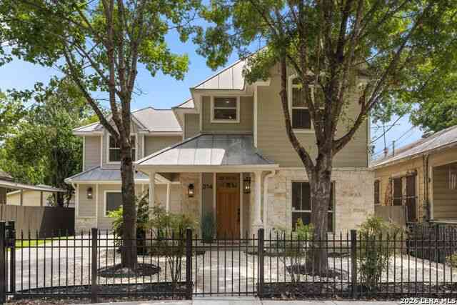 Homes For Sale - 214 Vance St<br/> Bexar County, San Antonio, TX 78210