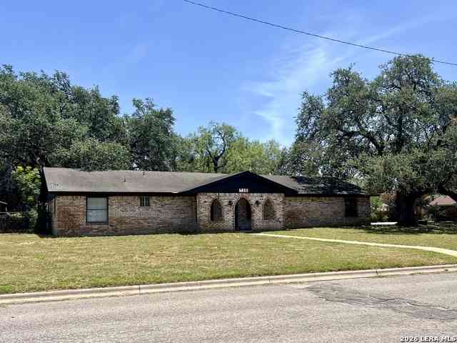 Homes For Sale - 215 Lantana Ln<br/> Atascosa County, Pleasanton, TX 78064